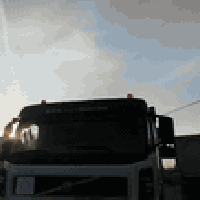 وبركاته فولفو للبيع موديل 2003 مجموعه  فول  ما ناقصها  اي شي السعر 3 و...