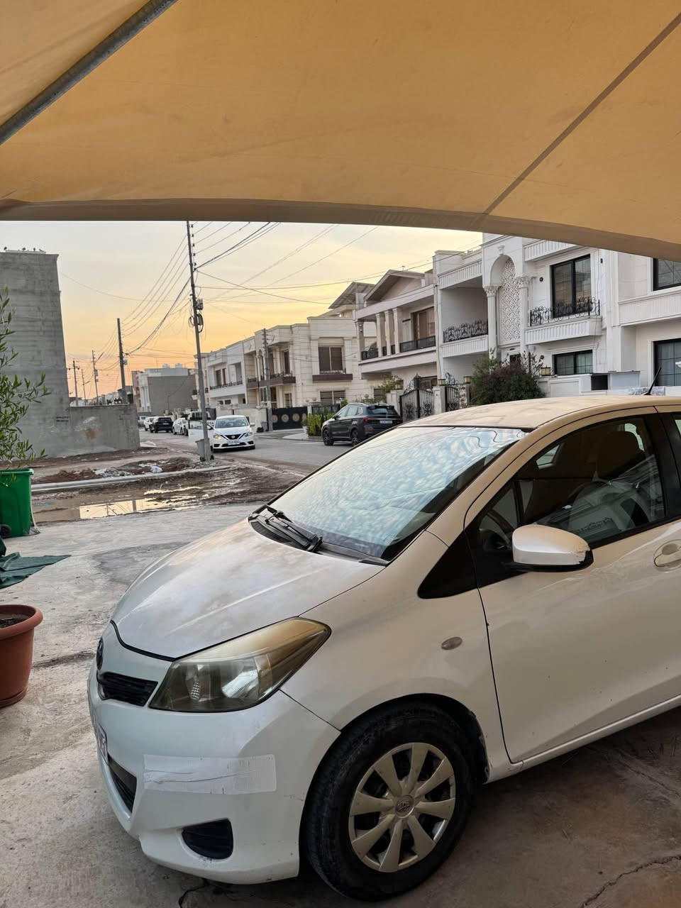 یارس ٢٠١٢. بێ سبوخ. دوجێ تەعدیلی هەیە 
٩٥$
*********** Singapore
