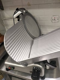 قطاعة لانشون اجبان مارتديلا  استخدام قليل  إيطالية اصليه  السعر 1700 د...