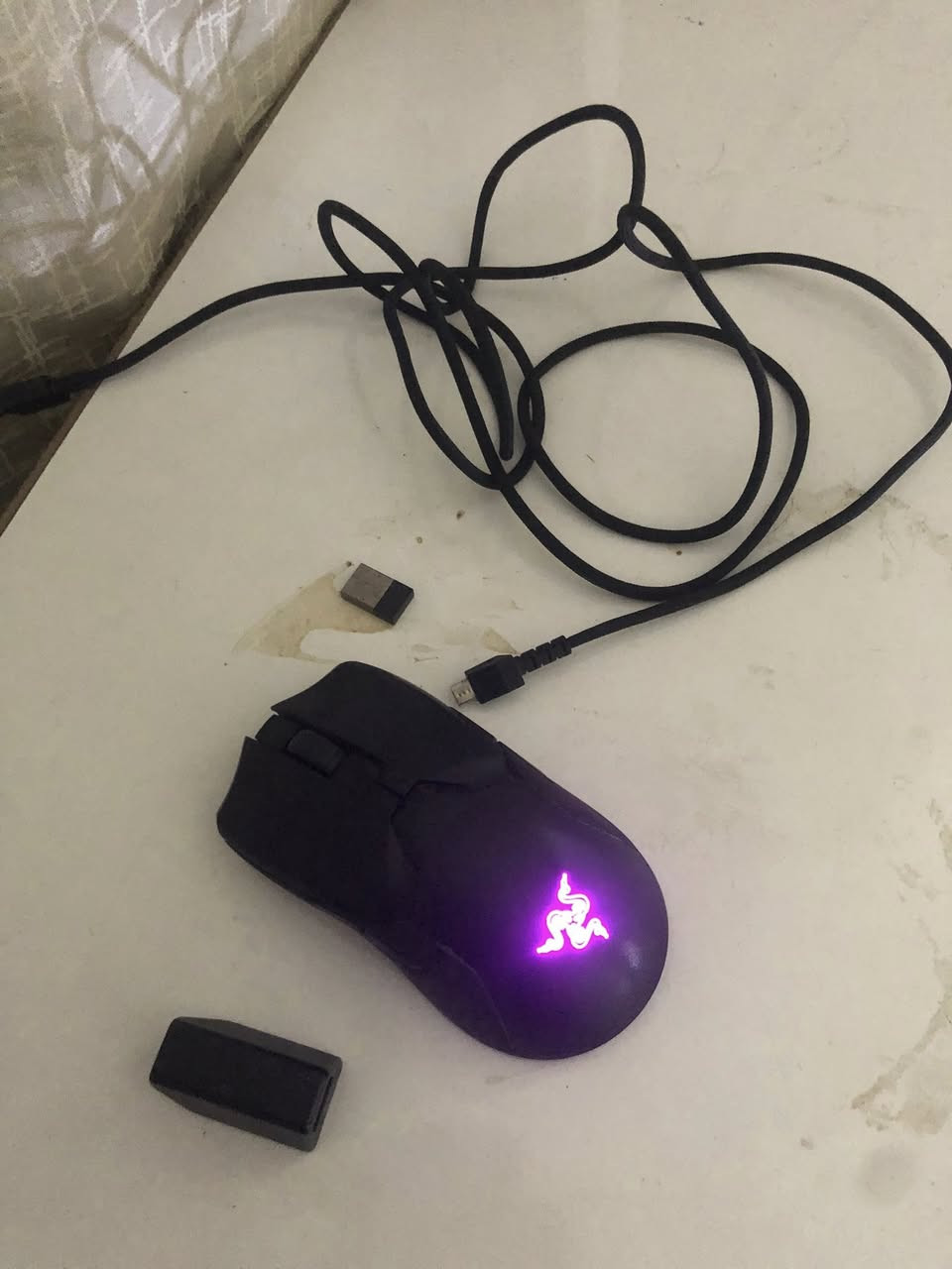 من رخصه الادمن ماوس ريزر فايبر التمت للبيع الماوس نظيف شرط تفحصه يمي مابي اي اشكال لا بسكرول ولا بل ازرار ب40 الف *********** على رقم خابرني او واتس اب

