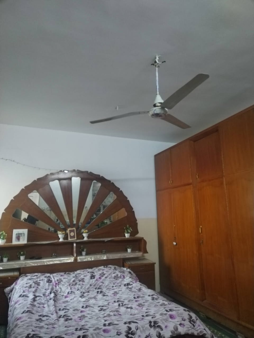 #مكلف_بالنشر
🏠 للبيع بيت سكني مميز
📍 حي الانتصار – جهة الميثاق
▪️ المساحة: 200 متر
▪️ ركن
▪️ طابق ونص
▪️ تصميم حديث
▪️ ملك سند طابو
تفاصيل البناء:
🔹 الطابق الأول:
غرفتين نوم
هول
مطبخ
استقبال
صحيات
🔹 الطابق الثاني:
غرفتين نوم
هول
صحيات
💰 السعر: 130 بي مجال
📞 للاستفسار: ***********
📌 البيت جاهز للسكن وموقعه مميز.
الجادين فقط.
