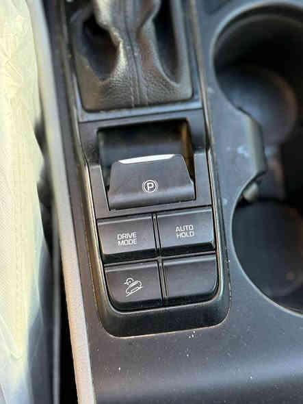 سلام عليكم.         158 وبيه مجال 
هونداي توسان
2021 بيه بنيد مبدل وكفاله لغود وشواصي 
وكفاله كير ومحرك حتى من الفتح والتبخير والتنقيص ولسياره باسمنه تحويل ثاني يوم السياره بنيد مبدل فقط ولجاملغات على البارد ما مبدلات السياره جاهزه من كول النواحي كير والمحرك والصدر والتبريد وتخم تاير ويل كب جديد يعني مابيه نقص وسياره ماشيه 49 الف ورقمه بغداد الجديد ولسياره فول نضافه وحتى الكاعيات مال الشركه بعدهن على الايلون ولسياره بلايلون 
مكانه بغداد الامين الثانيه وسعره ب158 وبيه مجال حك الجيه وما اعتقد تلكون هيجي نضافه ونص فول حتى نضام الفور ويل وهاذه رقمي بي واتساب ***********
