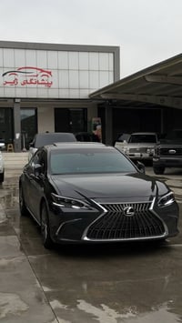 ES300h هايبرد • ٢٠٢٥ • فول مواصفات