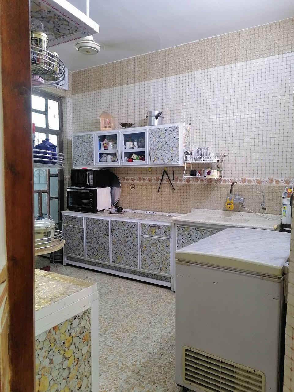 بيت للبيع 150 متر 6 * 25 طابو ملك صرف بناء حديث على الشارع مباشره (شارع الطيار التجاري) طابوق جمهوري
يحتوي على
 محل مساحته 3 * 5
طرمه 3 * 5
غرفة استقبال 5 * 5
صاله 3 * 6
حولي
مطبخ 4 * 4 
غرفة منام 4 * 5 
حمام 2.5 * 3
ويحتوي على منورين
وتوجد صاله في الطابق الثاني
⚫بغداد سبع البور ( ناحية الجوادين) تبعد عن بوابة الكاظميه 16 كم.
🔴 السعر  95 
للاستفسار على الرقم واتساب ( *********** ).
بيت للبيع 150 متر 6 * 25 طابو ملك صرف بناء حديث على الشارع مباشره (شارع الطيار التجاري) طابوق جمهوري
