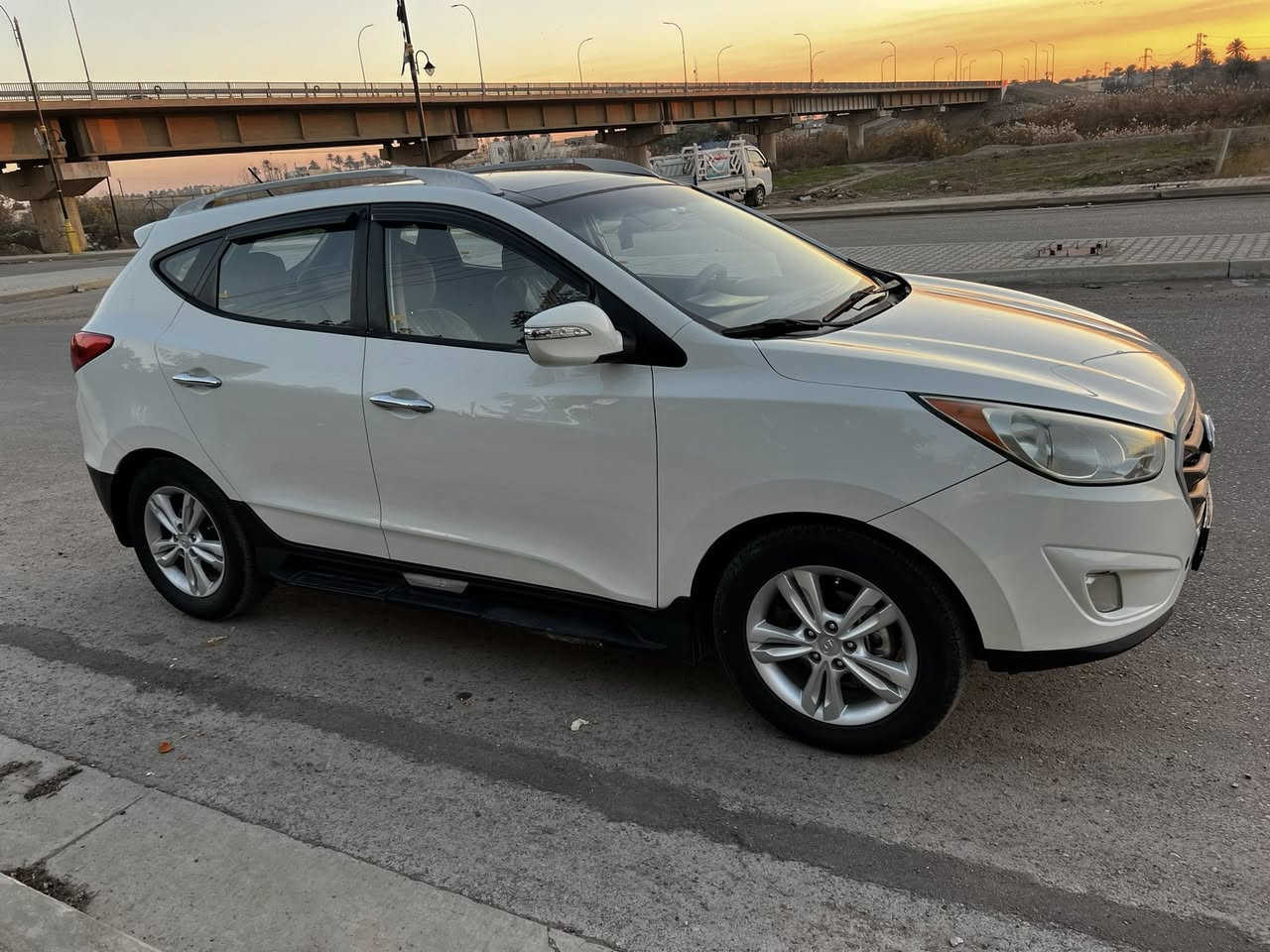 سلام عليكم توسان 2011خليجي رقم سليمانيه بصمة تشغيل عن بعد سونار موضح كدامك سعر 145 وبيها مجال العنون صلاح الدين قضاء الضلوعيه ***********
