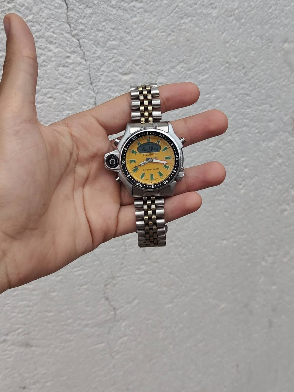 ساعت كلها اصليه✅ بهين اوتماتيك بطاريه تكويك قطع نادره 🔥


**إذا كنت صاحب هذا الإعلان وتريد حذفه لأي سبب، رجاءا أرسل رسالة إلى الدعم الفني**