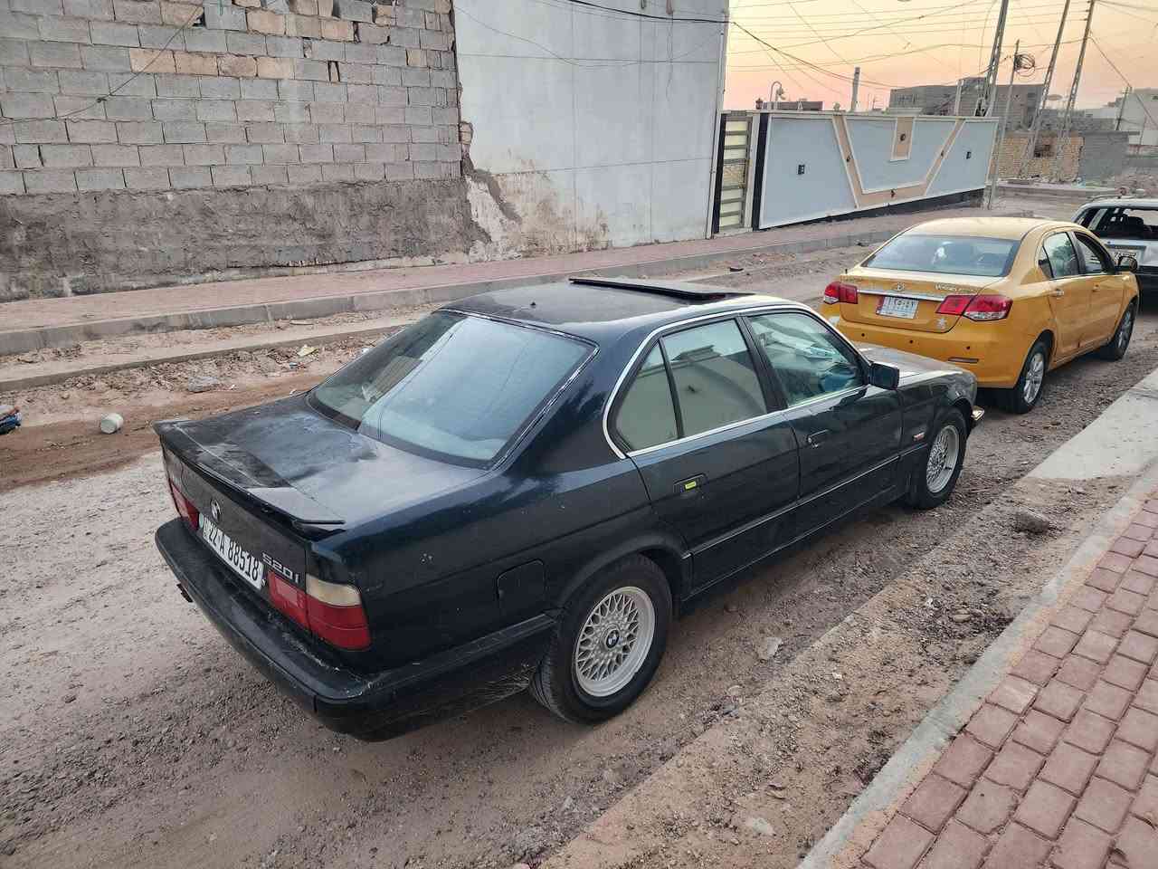 السلام عليكم بي ام لبيع موديل 94 اصل محرك فانوس وكير عادي تبريد صدر خلفي وامامي جديد ثلج والسياره تخم تاير جاهزه مابيه اي نقص ولا اي طخه والسياره مال جناي مراوس حسب الرغبه وهذا رقم تليفوني *********** / والسعر 58 وبيه مجال بصيط
