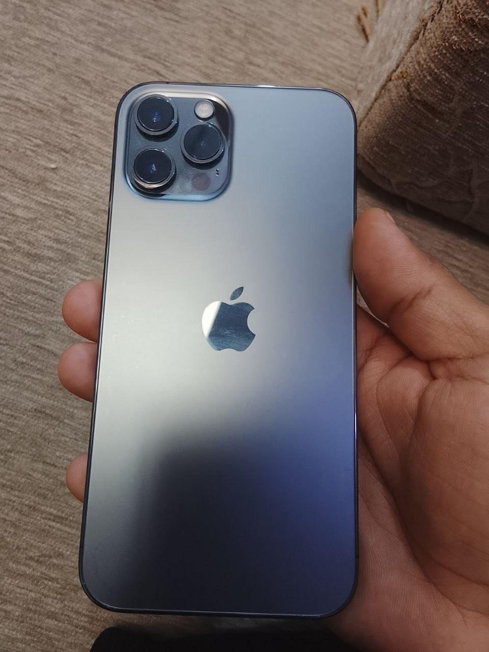 � للبيع iPhone 12 Pro Max

جهاز نظيف جداً وبحالة ممتازة، استخدام شخصي وخالي من المشاكل.

🔹 تم تبديل الشاشة (شاشة نظيفة وواضحة بدون نقاط أو ظلال)
🔹 تم تبديل البطارية أصلية 100% وأدائها ممتاز
🔹 الكاميرات شغالة بكفاءة عالية
🔹 Face ID شغال طبيعي
🔹 السماعات والمايك ممتازين
🔹 الجهاز خالي من القفل 
📩 للتواصل
***********
السعر 350 الف 🔥
