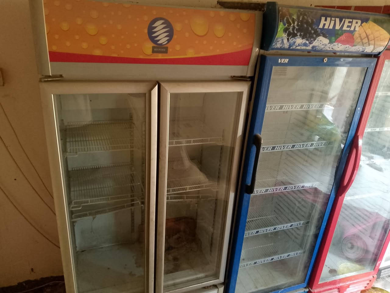 السلام عليكم عارضت للبيع شغالات كلشي مابيهن للاستفسار الاتصال على الرقم *********** غير متواجد على الفيس
