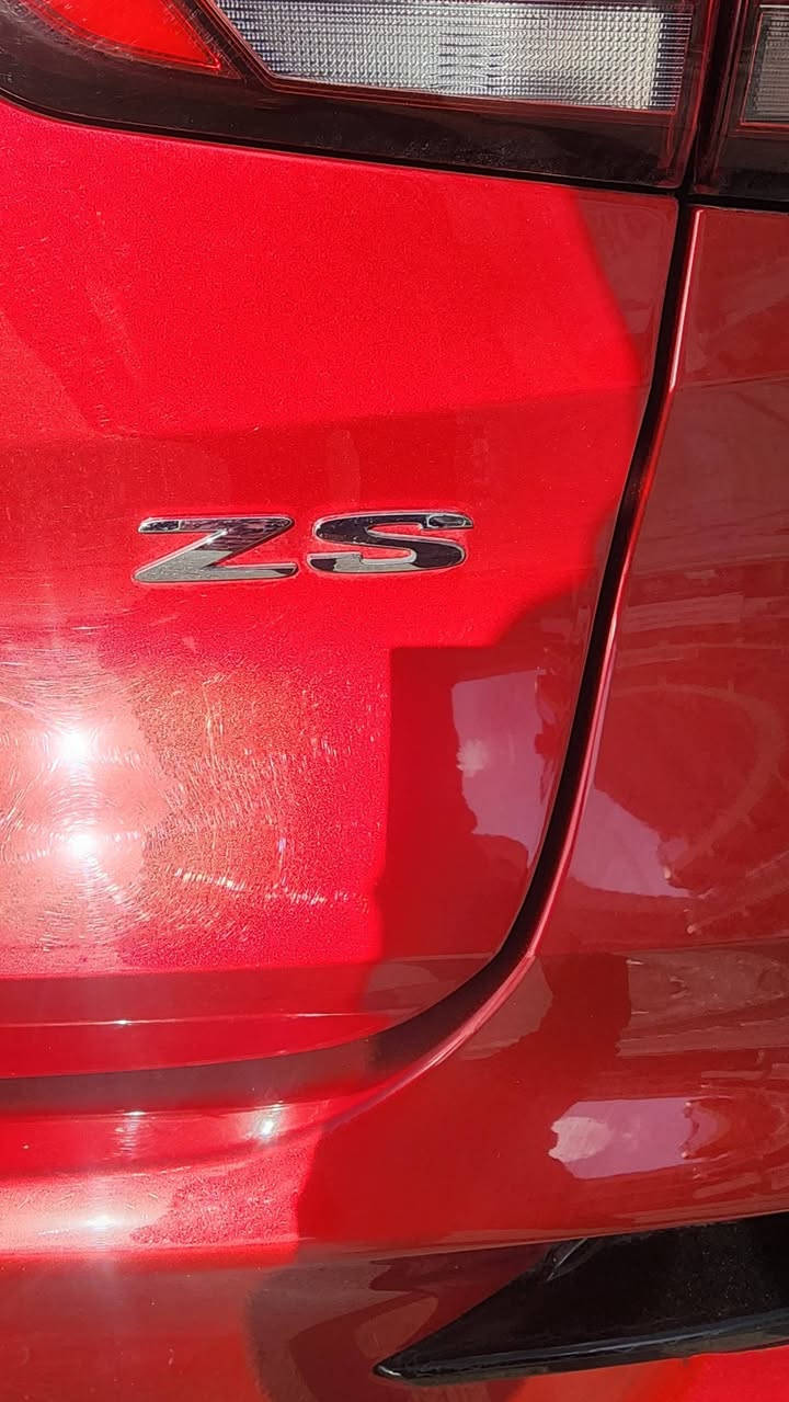 سلام عليكم من رخصه مدير لكروب
ام جي لبيع فول اربع كامرات كشنات جلد فول
سعر ١٥٠ ورقه ماشيه  ١١٨٠ قماره جام 
موبايل
***********
