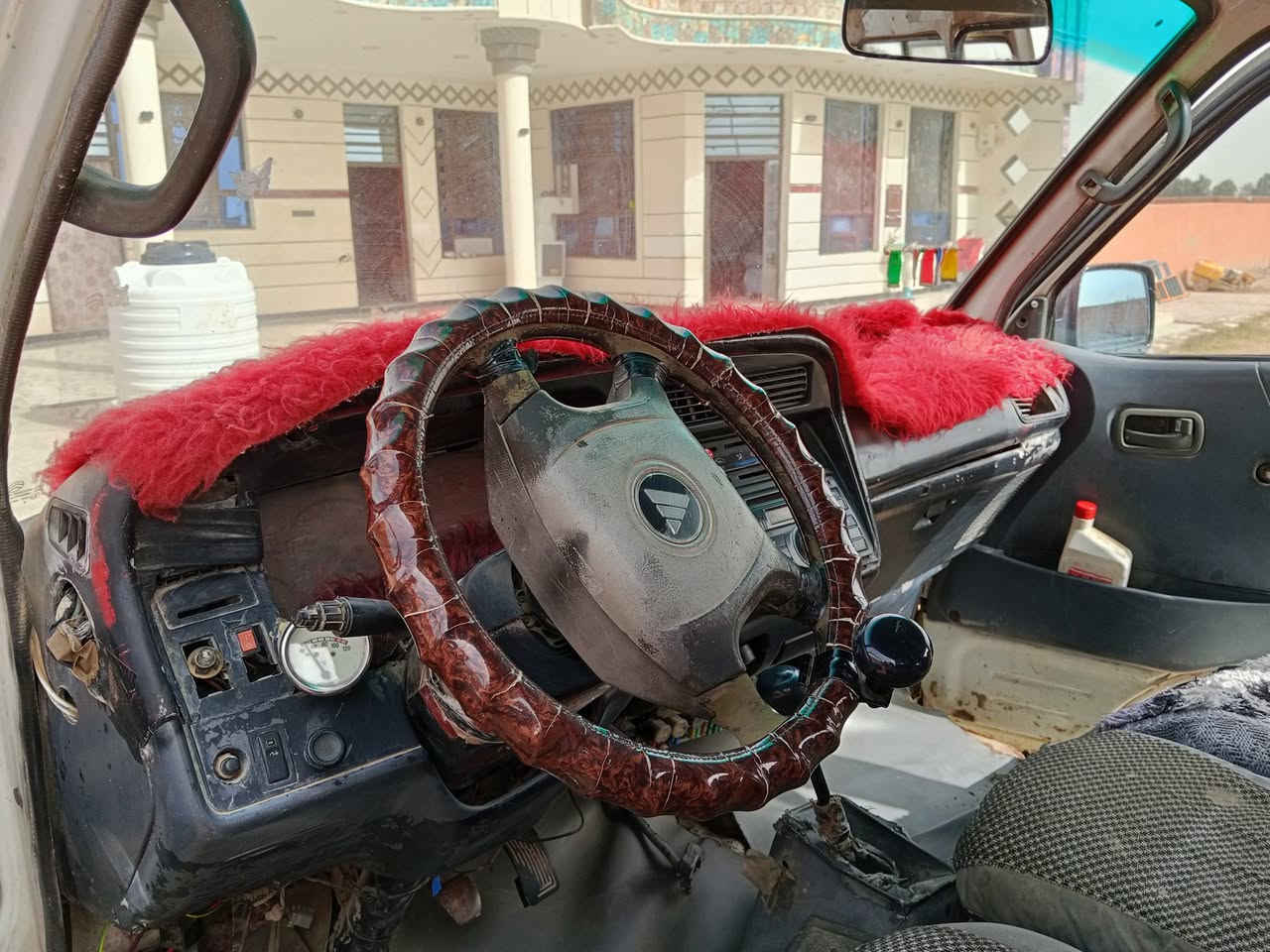 السلام عليكم جنبي 2006 محرك ونجي 2500 خير من الله رقم نجف راعيه موجود مكاني واسط  ***********
