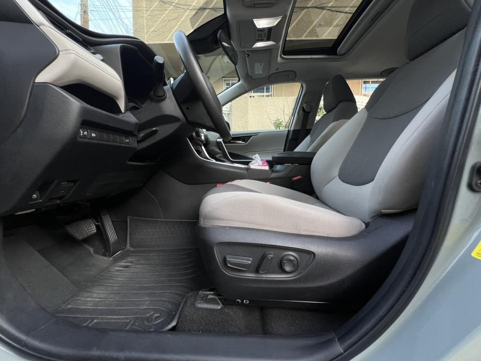 راف 4 XEL هايبرد
موديل 2023 
السيارة ماشية 24018 مايل

السلام عليكم
مراوس  مراوس باقل محتاج فرق
راف فور هايبرد موديل 2023 فئة XLE وارد امريكي
اللون سمنتي المميز 
ممشى السيارة. 24018 مايل وقابله للزيادة
المواصفات 
بصمة 
فتحة 
شاشة كبيرة
رادار امامي وخلفي وجوانب
تحديد مسار
كشن فول كهرباء
صندوك كهرباء
فور ويل 
وبعد بيها مواصفات المعروفة
السيارة مكفولة كير محرك بطاريات
السيارة كاملة  
اربع قطع صبغ بيه
السيارة صار بيها صبغ خشم الشاصي عكس السايق جاملغ امامي عكس السايق وبنيد وباب خلف السايق وجاملغ خلفي

للاستفسار اتصال *********** 
                 واتساب *********** 
ارقام صاحب السيارة 
انا مكلف بالنشر 
رقم السيارة بغداد
مكان السيارة بغداد
