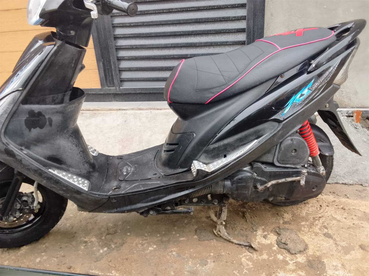 دراجه ناريه موديل 21 نضيفه كلش شوفه عينكم كامله ومكفوله من كهربائيات محرك شغل واطلع ما متعوبه (سعرها 700 وبيها مجال بسيط للشراي) مكاني الصويره *********** اتصل وبيك خير وتدلل
