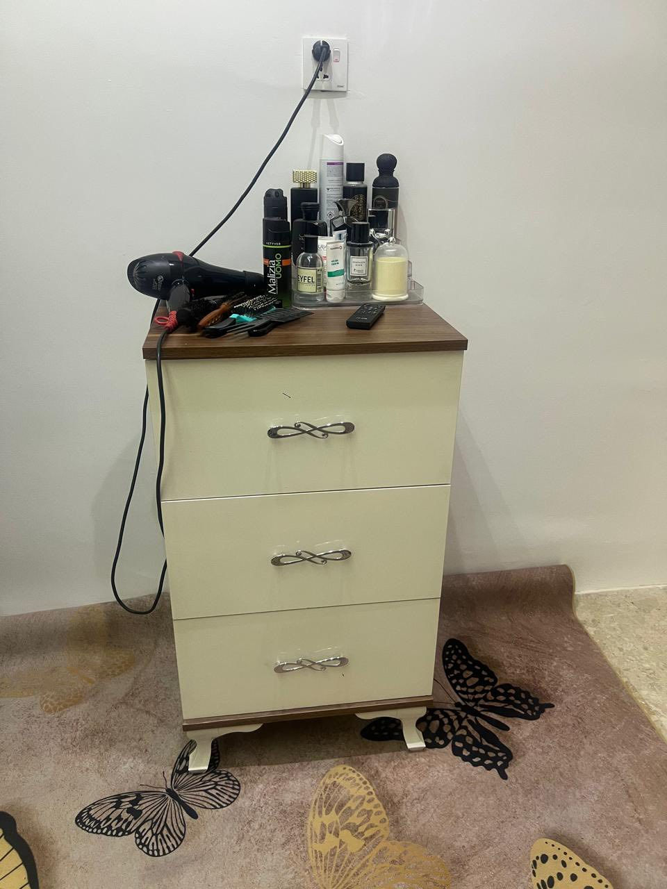 السلام عليكم غرفه نوم تركية سرير وكومديات عدد٢ وكنتور كبير و جرارات فقط


**إذا كنت صاحب هذا الإعلان وتريد حذفه لأي سبب، رجاءا أرسل رسالة إلى الدعم الفني**