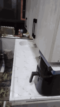 كاونتر للبيع نضيف ودرى اولى معلق طابقين وضخم 07704287429