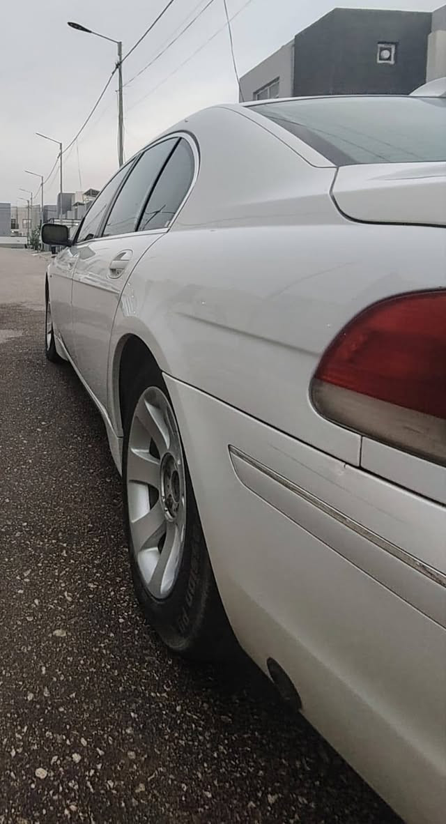 السلام عليكم 
باخره ٢٠٠٥ 
رقم كركوك اصولي سنوية عظم وملصق  بدون كمرك 
فقط تدفع الكمرك تتحول بأسمك  بيها استماره تسجيل يوم ٢٥ /٣
فول مواصفات 
بيها منظومه غاز ايطالي 
تبريد ثلج مناخين ٣ قطع 
كشنات كهرباء تدفئه وتبريد 
بيبان وجنطه شفط 
جنطه كهرباء 
حساسات امامي خلفي 
بردات جانبية وخلفيه كهرباء 

السعر ٧٥ 

المحرك بي خربطه 
ينزل من سعرها 

***********
