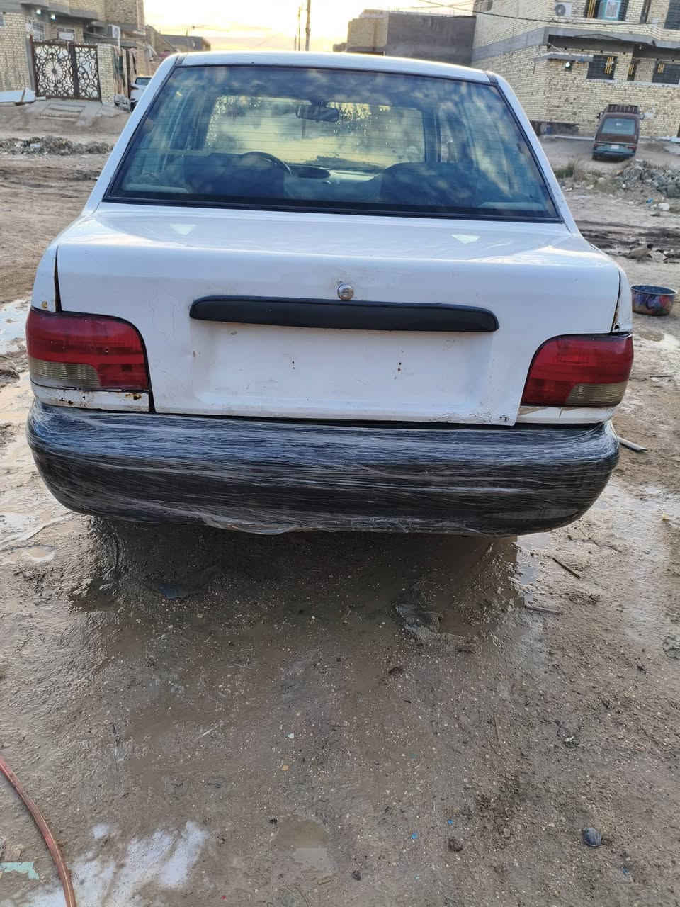 سلام عليكم سايبه 2014 كير بس اول يفلت ومحرك نضيف  حداديه نضيفه تخم تاير كهربائيات شغاله سياره بدون لوحات أوراقه كامله مدفوع كمرك  كوم حديد بيع ومراوس سعره 11 مكاني بابل القاسم ***********
