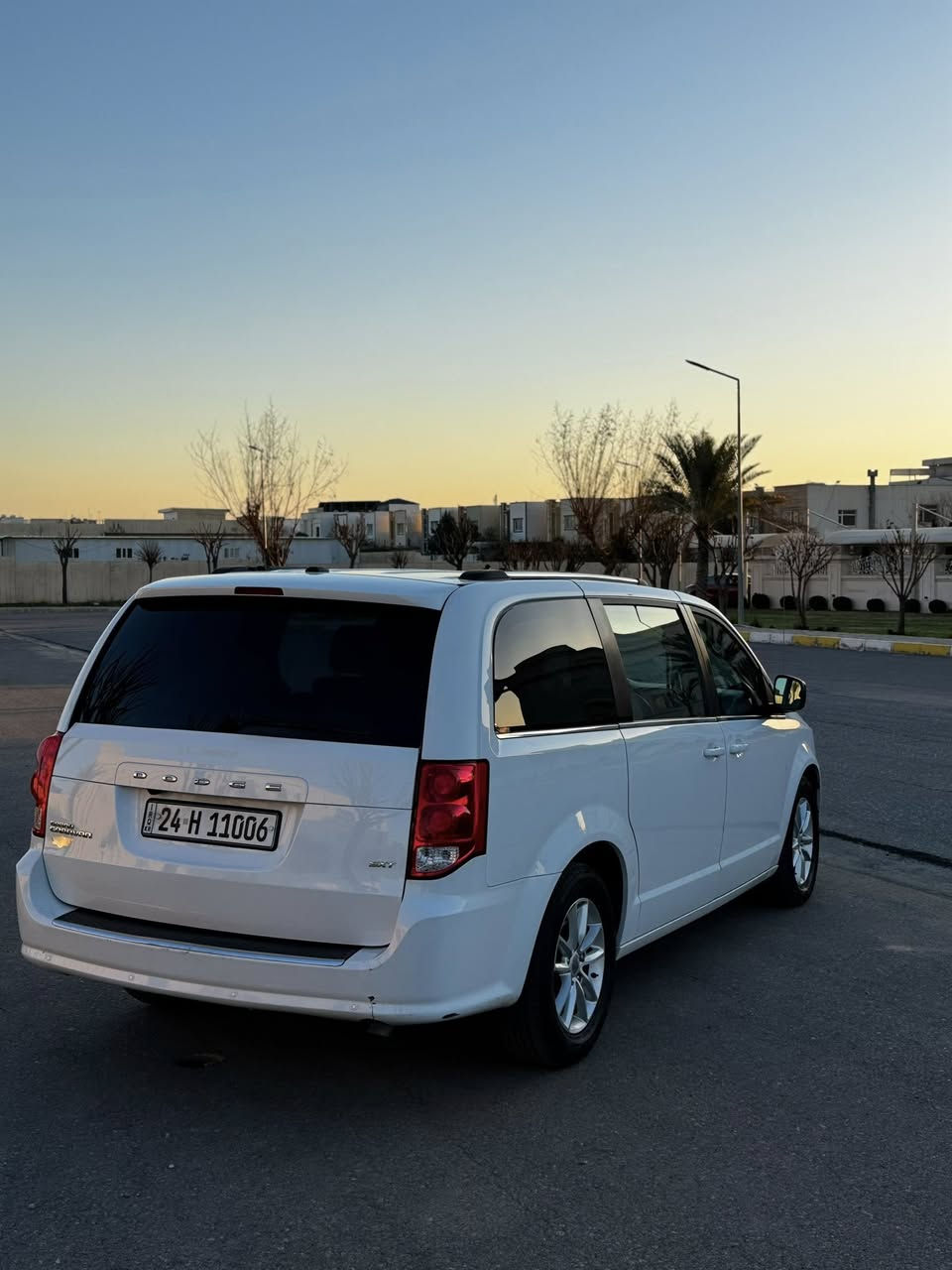 سلام عليكم
للبيع دوج كرفان SXT
2020 محرك 3.6L 
كشنات جلد اسود
السيارة ماشيه 132mil 
السياره نظيفه مال بيت
حادثها  بسيط مرفق بالصور 
بدون دواخل بدون ايرباك 
مكان السيارة اربيل 
السعر $198 
الشراي يتصل على الرقم 
***********
