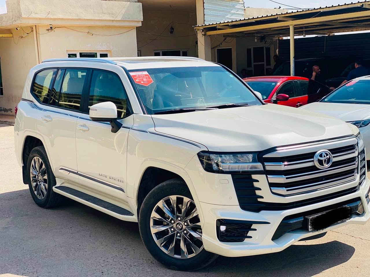 السلام عليكم
لاندكروز  GXR LIMITED
موديل 2023
ماشيه 88 الف كيلو 
شركه جيهان صفر اربيل 
 بصمتين شركه 
 سلايت 
 شغال 
5 كاميرا
حساس ٣٦٠ درجه 
 زراك لايت 
 شاشه كبيره 
 كشنات جلد 
 شاشات خلفيه بلاد 
٢ كشن كهرباء 
 صندوق كهرباء 
 ثلاجه 
 سستم صوت
وباقي مواصفات المعروفه 
رقم اربيل الجديد بشرط التحويل 
السياره مكفوله كفاله عامه من والتعديل والصبغ 
السعر  خاص
عنوان 📍عقرة
واتساب☎️*********** Singapore

