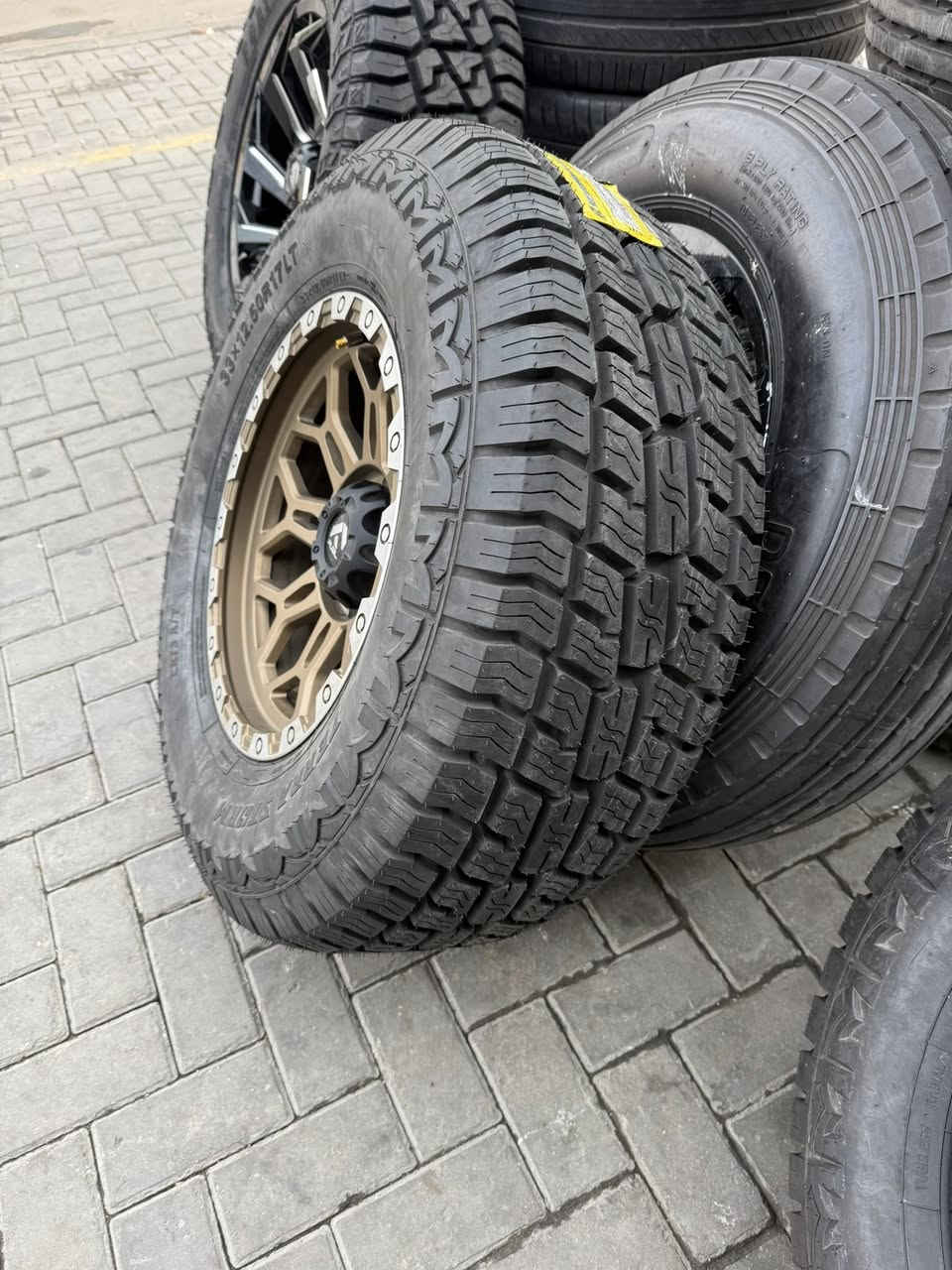 سلام عليكم شباب يعلن مجمع الواسطي عروض بمناسبة شهر رمضان اطارات جبلي جديد قياس 35/12.5/20.  و 33/125/20 و285/65/18 و 285/70/17 تايلندي ومغربي  سعر تخم 650 الف ويتوفر ويلات جبلي العنوان بغداد حي العامل مجمع الواسطي رقم الهاتف *********** متواجدين طيلة ايام الأسبوع وبعد الفطور ايضاً
