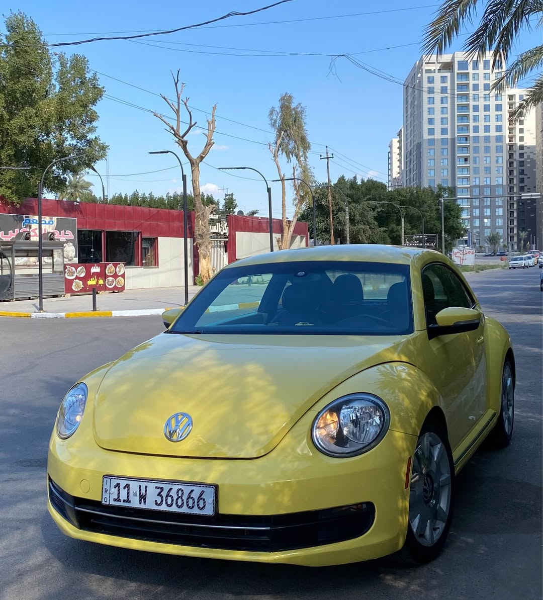 السلام عليكم للبيع فولكس واكن بيتل 2012 وارد امريكي حادث بسيط جدا جاملغ و بنيد بدون دواخل بدون ايرباك فول مواصفات عدا الفتحة ( محرك 5 سلندر حجم 2.5 جدا مرغوب ورخيص وميعطل _ بصمة تشغيل _ ويل كب حجم 18 ستيل _ شاشة جبيرة +سستم صوت فيندر مع دمام خلفي _ كضنات جلد + تدفئة بالكشنات _ تحكمات ستيرن جهتين _ جنح خلفي ) وباقي المواصفات المعروفة 
السيارة جاهزة وبدون اي نقص محرك وكير وصدر وتبريد وتخم تاير جديد كلشي بيها بلادي مابيها اي نقص 

رقم بغداد ب اسمي هزة وارقام كلهن جدد 

السعر 98 ورقة وبيها مجال  

للاتصال *********** بغداد, العراق
