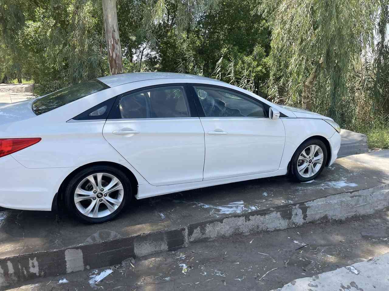سلام عليكم سوناتا 2013 خليجي السياره خير من الله 
مكينه وكير جديد تخم تاير بيها  السياره يرادلها ترتيبات شويه 
بيع مستعجل مكان السياره بابل الاسكندريه قرب سيطره 77
رقم التلفون ***********
السعر 118 وبيها مجال رقم بغداد تحويل بنفس اليوم
