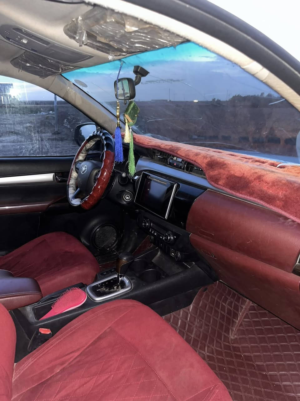 للبيع..  بيك آب هايلوكس 2019  كويتيه  داخل احمر تحكمات ستيرن جهتين
تبريد قطعتين  مانع تزحلق نضام اقتصاد وقود ونضام درايف شاشه كامره وخلفيه

وبعد عدة مواصفات  محرك وگير كفاله نضافه100 بيه   بارد  الجاملغ الخلفي والجاملغ الامامي ربع وبيه الباب الخلف السياق تبديل اصلي وكاله رقم اربيل  

***********
