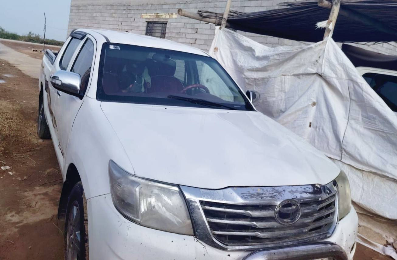 سلام عليكم للبيع هايلوكس 2013 كويتي شاصي 19كير عادي  رقم بصره كفاله كير ومحرك وشاصي كهربائيات كلها شغاله بيها تبديل جاملق امامي وبيها بارد قليل بلقماره سياره جديده حداديه جديده تخم تاير السعر145وبيها مجال قليل المكان ميسان للاستفسار اتصل ***********مكلف بنشر
