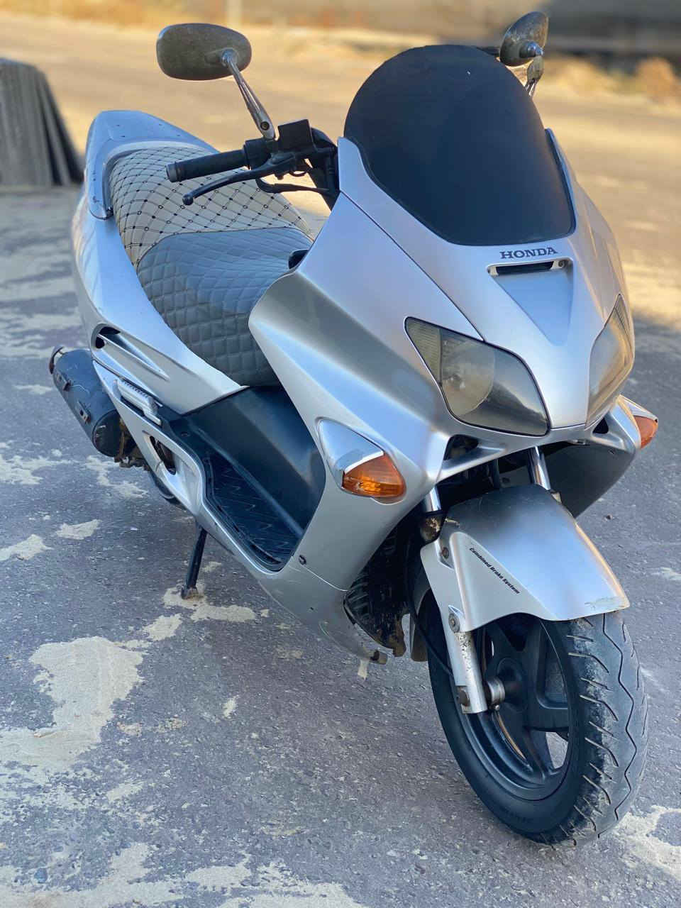 دراجة فورزة 0/6 دراجة نضيفة ماناقصهة شي لايت بك لايت اشاير سلف شغال عدادات شغالة محرك كفالة ما مفتوحة لاتقيص ولا تبخير نهضة وسرعة قوية دراجة بلادي سعر 750 وبيهة مجال مكاني رميثة ***********
