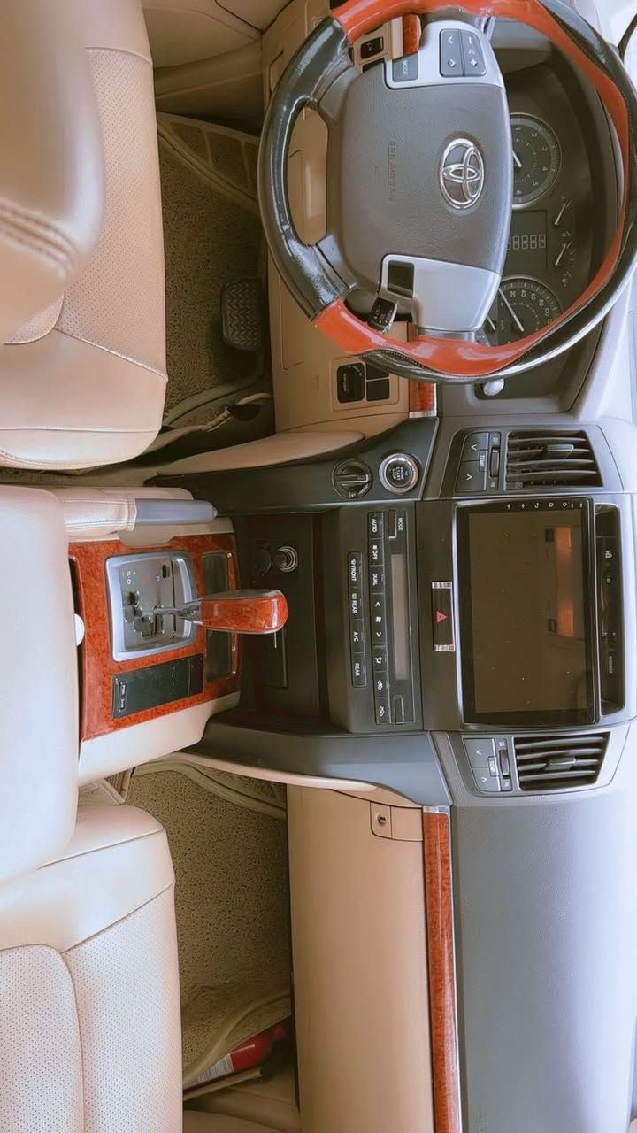 السلام عليكم لاندكروز بريم 2015 نضافه فول سياره جاهزه مكفوله كفاله عامه رقم شمالي شرط تحويل اي نقص مابيهه سياره مكفوله عده البارد مذكور بل سونار السعر المطلوب  395 رقم الهاتف *********** العنوان بغداد الحسينيه
