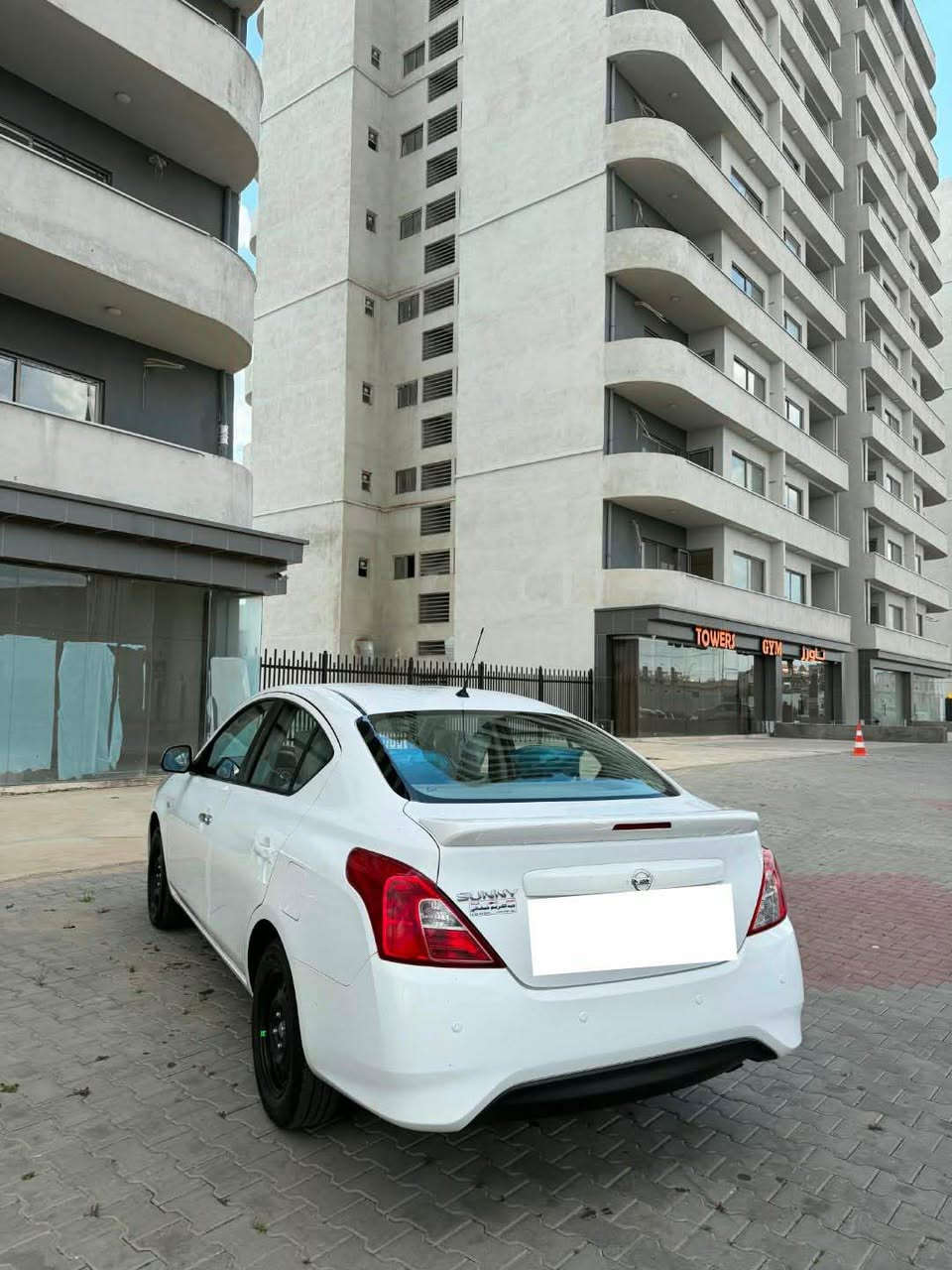 نيسان صني  
هندي اصل  پليت زرگة 
موديل 2021
ماشية 140 الف 
سنوية و هزة  2027 جديد   رقم اربيل 
تحكمات ستيرن 
شاشه ايباد + كامرة 
 بلاجكتور  و جناح بيلادي 
تخم تايرات جديد 
صدر جديد.  
گير و محرك بشرط  
سيارة بدون صبغ كفالة 
بدون حالوب 
فقط بيها شبر تعديل بارد 

كركوك رحيم اوا 
***********
سعر 106 و بيها مجال قليل كركوك, العراق
