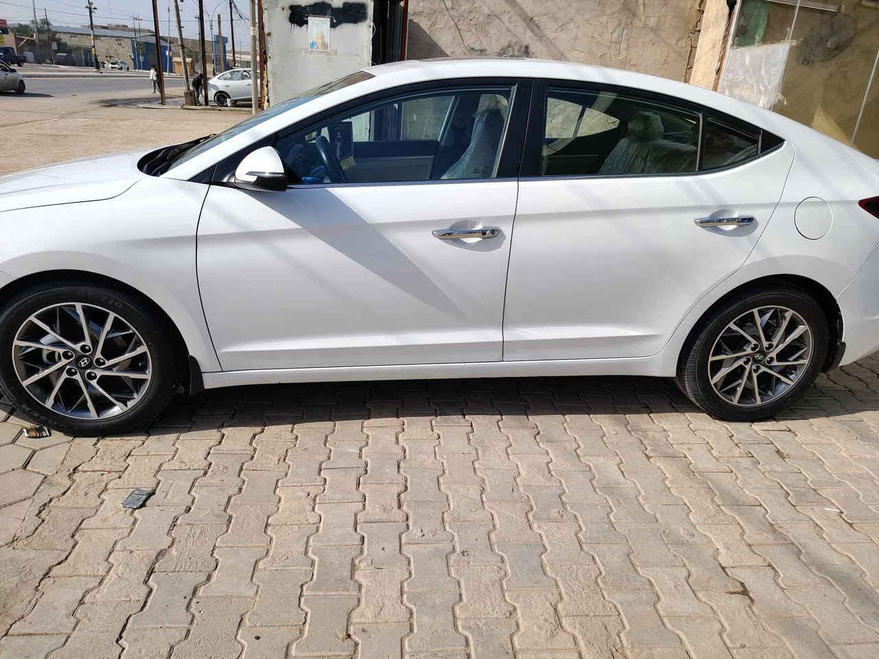 سلام عليكم 
النترا 2020 خليجي
مكينه 2000
السيارة فول 1 على 1
كفاله عامه عدا شبر بالبنيد
اربيل سنويه غير نافذه
وكاله او تحويل 
المكان النجف الكوفه
السعر 160 وبي مجال
*********** النجف, العراق
