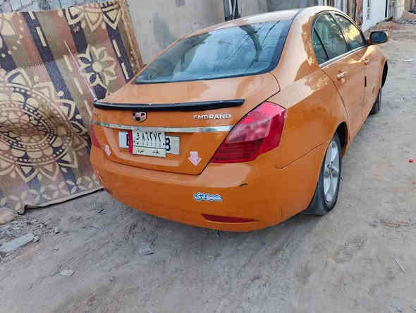 سيارة كرانت مديل 2013
تخم تاير + تبريد و تدفئه 
محور كورله  السنويه لسنة 27 ياله تسقط 
و اذا موجود سيارة مراوس مقبول مراوس 
للتواصل على رقم الهاتف ***********
