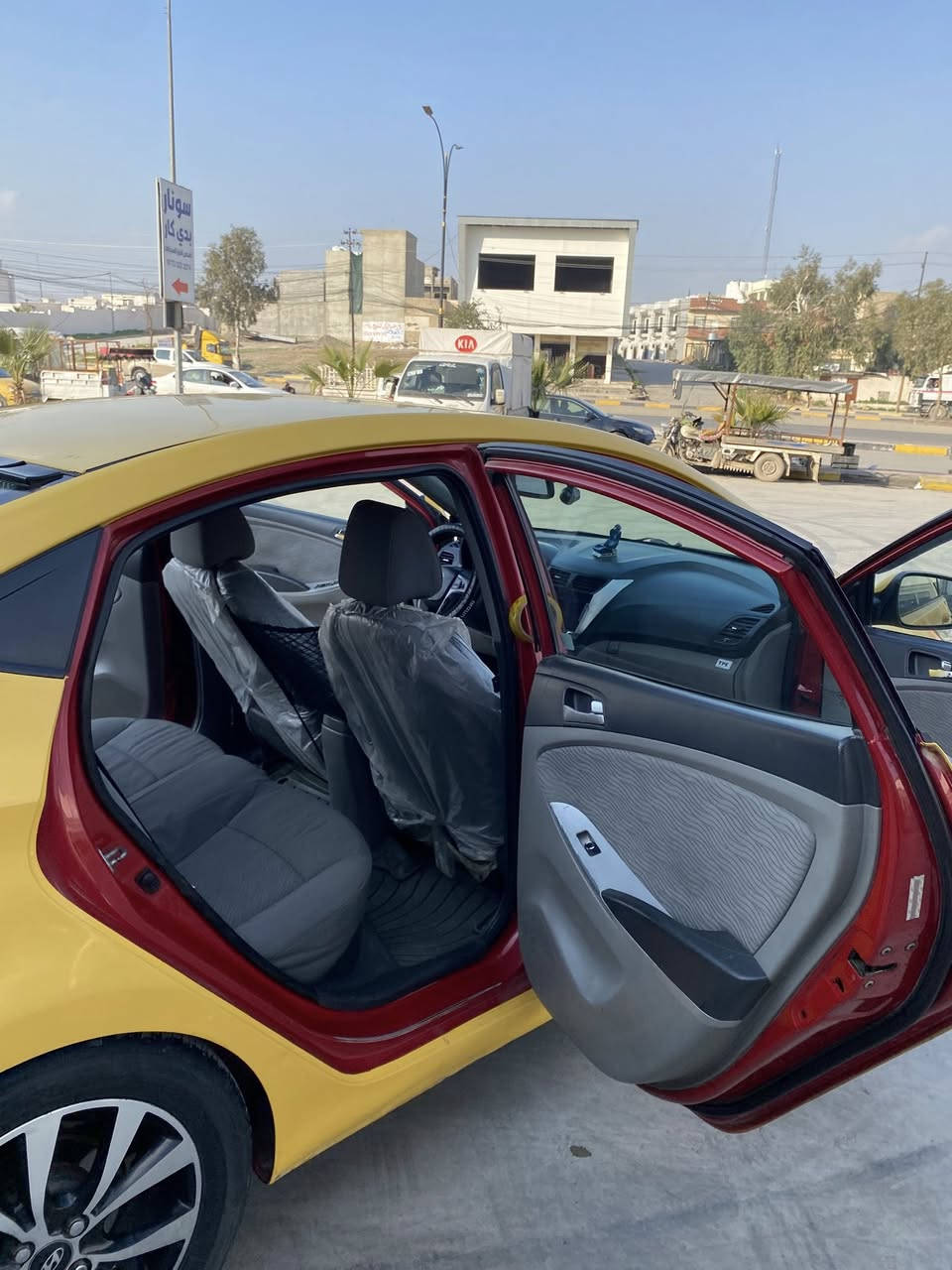 بسم الله الرحمن الرحيم
السلام عليكم

اكسنت مضلع 2013

رقم بغداد مسطره بسمي شرط التحويل

كوبون بنزين

مكينه GDI شرط صوت دوانز ما تسمع خير من الله

كير AT 6 نمر ع شرط

تبريد وتدفئه شرط

ويل كب اصلي مال 2017

تخم تاير جديد

باتري جديد

السياره بيها  ترحيب من تشغلها

شاشه اندرويد وسستم سماعات وتويتر  كامل

ضررها الامريكي خلفي بدون اريباك بدون قبغ صندوك  وبيها باب خلف السايق مبدل وبيها تلكيطات معجون حيل قليله

سعر 94 وبيها مجال بسيط 

للاستفسار واتساب/ ***********

/***********.   …………………..
