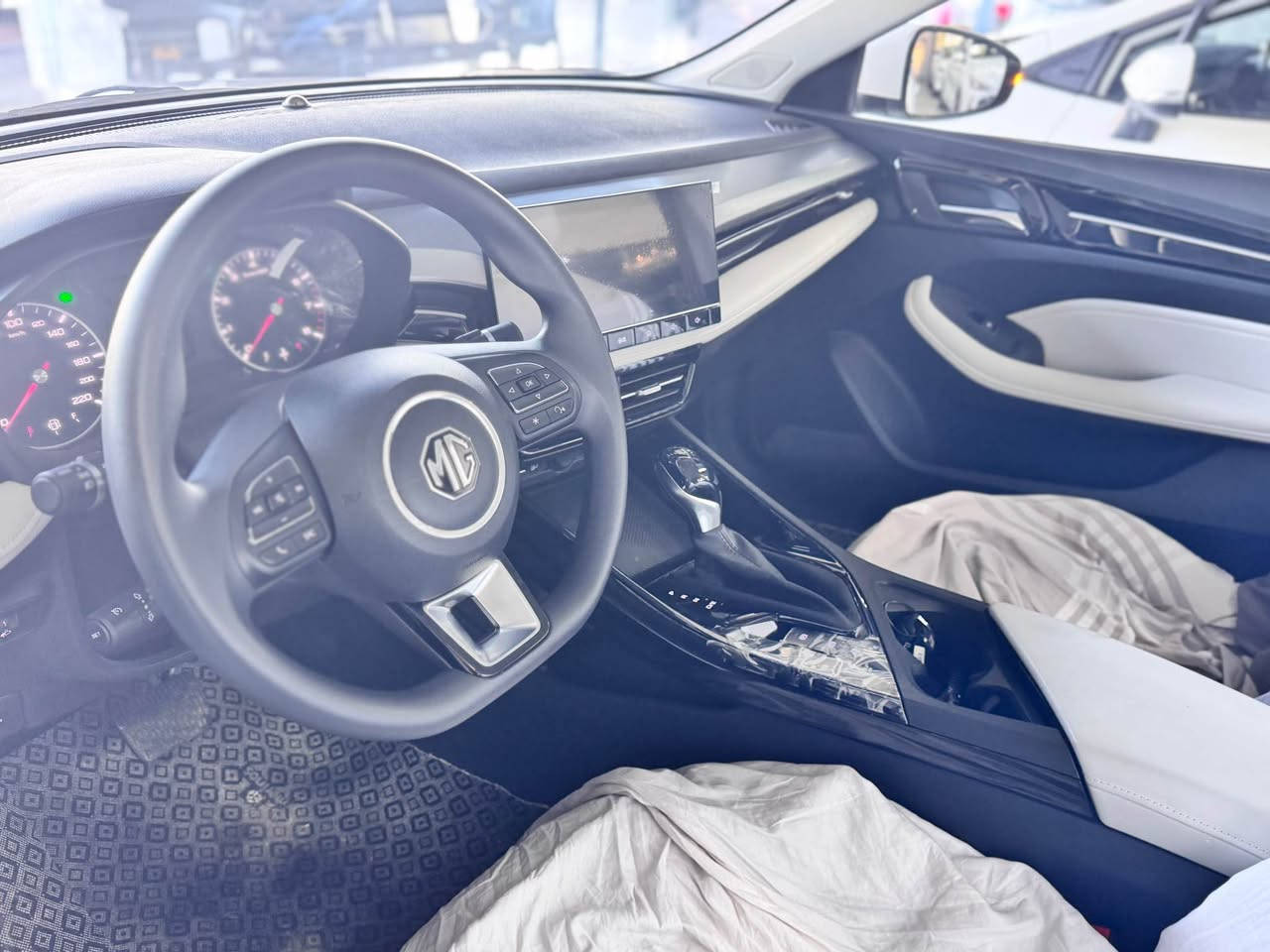 Mg5 2025 
شكل الجديد ضمان ٦ سنوات 
سیاره‌  ١٠٠٠ ماشی
بصمه 
شاشه 
قطعة تبريد خلفي 
ويل كب 
لد ب لايت 
لايت led
هاندبريك كهربائي 
اوتو هولد 
بك لايت led 
سعر:120$
للاستفسار 
موبایل:*********** أربيل, العراق
