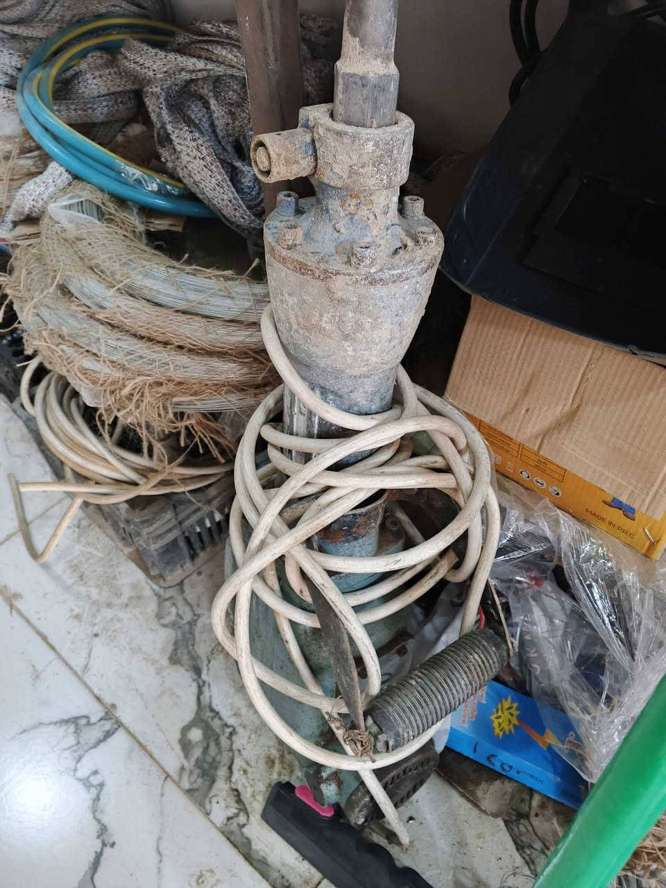 للبيع اغراض المحل كامل ويشتغل  العنوان بعقوبة تقاطع القدس خلف مطعم ابو حمره الاتصال ***********
