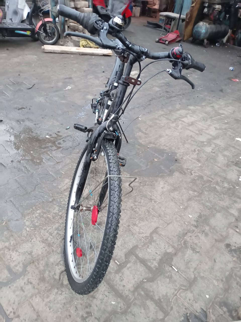 سلام عليكم عيني عندي بايسكل ياباني سعر ٧٠وبيها مجال ودراجه شحن بس بطاريات مابيها سعر٨٠وبيها مجال ثنيناتهن نضيفات ومستعجل على بيع تقاطع كسره وعطش قطاع٧٩ رقم واتساب فقط ***********
