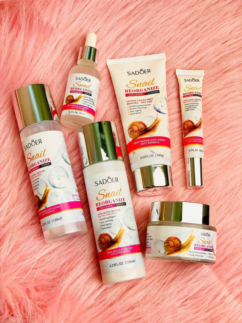 ✨ مجموعة الحلزون الأصلية من SADOER ✨
دللي بشرتج بأقوى عناية متكاملة حتى تحصلي على بشرة صافية ومشرقة 😍  

💧 الفوائد:  
✔️ ترطيب عميق يدوم طول اليوم  
✔️ توحيد لون البشرة وتفتيحها 🤍  
✔️ تقليل الخطوط الدقيقة والتجاعيد  
✔️ يمنح البشرة نعومة ولمعان طبيعي  
📦 المجموعة الكاملة تحتوي على:  
غسول + تونر + سيروم + كريم + لوشن + كريم عين  
🌸 مناسبة لكل أنواع البشرة  
🌸 مثالية للاستخدام اليومي  
✨ خلي بشرتج تلمع وتستعيد شبابها


**إذا كنت صاحب هذا الإعلان وتريد حذفه لأي سبب، رجاءا أرسل رسالة إلى الدعم الفني**