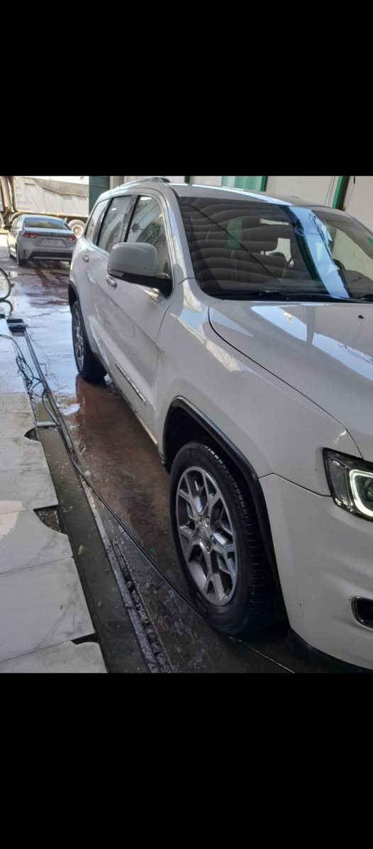 سياره جيب لاريدو لمتت وارد ياباني محور شركه 6سلندر كاز سعر 225ورقه  ***********
