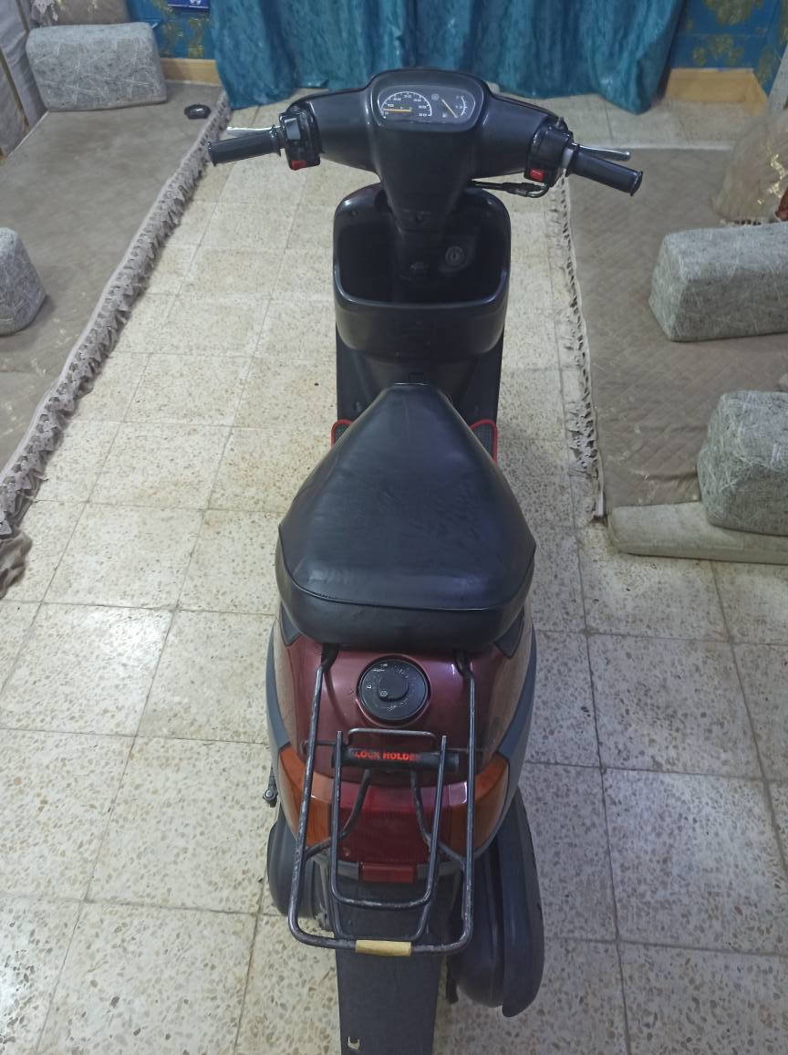 دراجه بطه نظيفه مديل 2000 السعر 700 وبيها مجال حك الجيا جيب المصلح وياك وتعال 
الدراجه كلها بلاديه اتصال ***********
تنويه الدراجه زيرو وكاله كفاله عامه كربلاء, العراق
