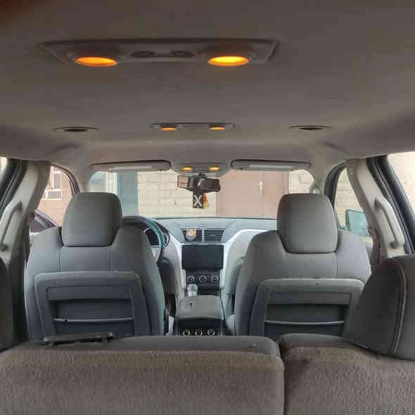 شوفرليت ترافرس ١٠
كلها ع البلاد وجاهزه بدون اي نقص فقط نمره الكير الاخيره ماتجي ومافحصت العطل
ومواصفاتها كلكم تعرفوها 
  سنويه جديده وهزه جديده
السعر ٧٠ ناصريه ***********
