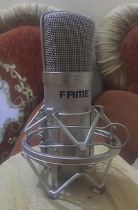 1_ مكسر مونتربوا اخرس مستعمل سعرة 100الف 2_مايك استوديو احترافي. جديد....