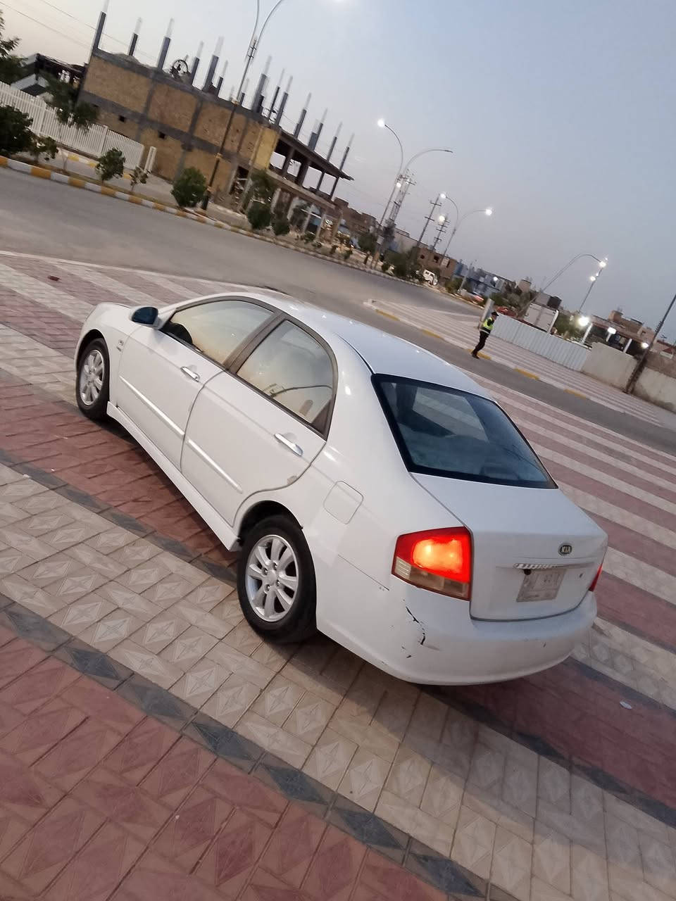 سلام عليكم للبيع او مراوس///ادوات ادوات متومه رقم وسنويه كصه جنطه/// للبيع او مراوس كيا سبكتره مديل 2007 خليجي مكينه 1600 سياره جاهزة جديده تبريد ثلج ترايك وين ماتريد سياره مال جناي سعر مناسب 33 ورقه وبيه مجال حق الجيه مكاني ناصريه شراي يتصل وبخدمته وهاذ رقمي واتساب موجود ***********
