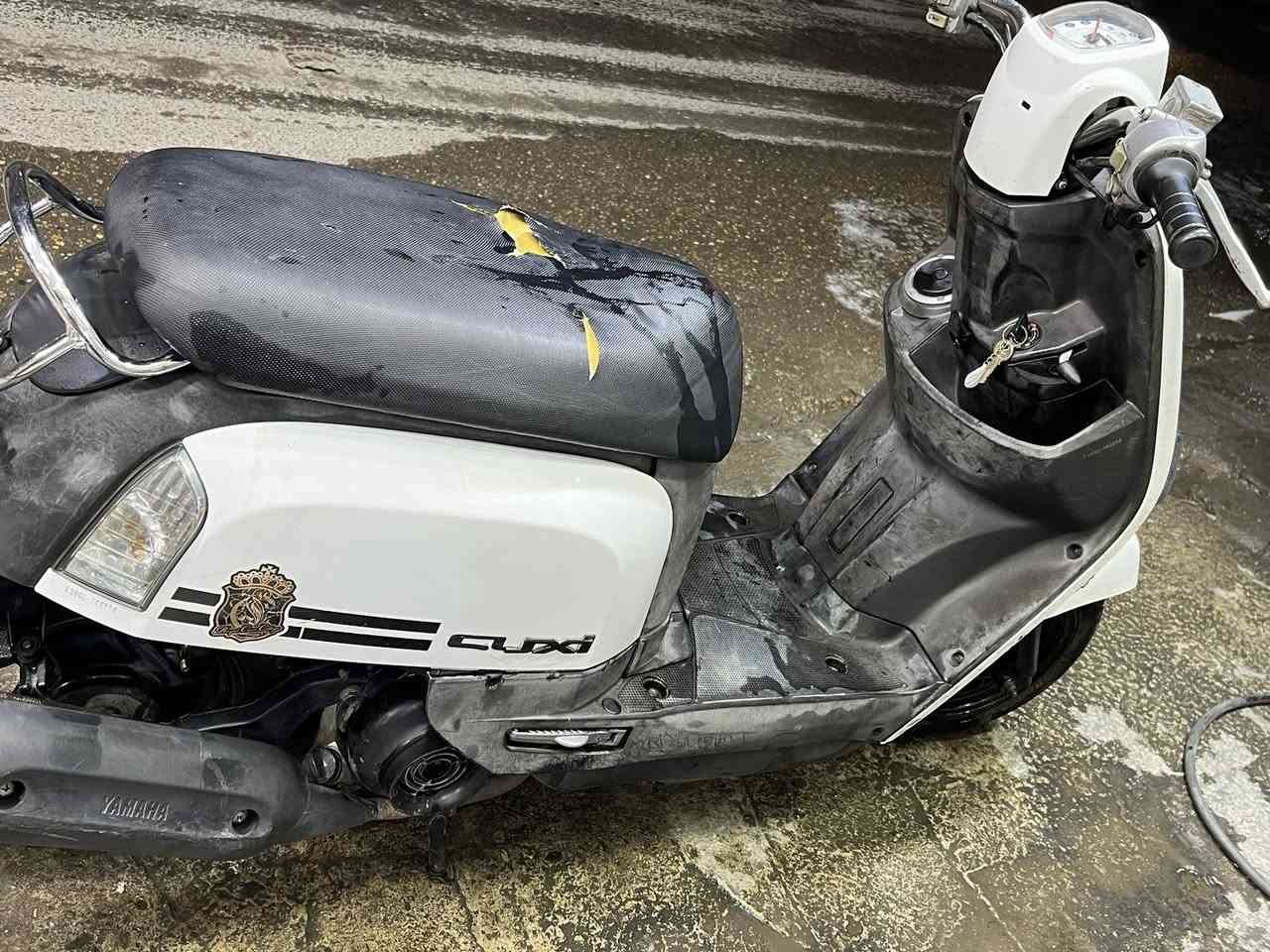 السلام عليكم بوليس للبيع او مراوس  دراجة كلها جديدة وشوفة عينكم ختم واحد شرط شلعة معدل مفولة سلف رياضي بوشة بلادي كابريتر فقط تجاري وشرط صافية ودراجة خرسة شعراية نقص مبيها السعر ٦٥٠ وبيها مجال مكاني اعظمية ***********
