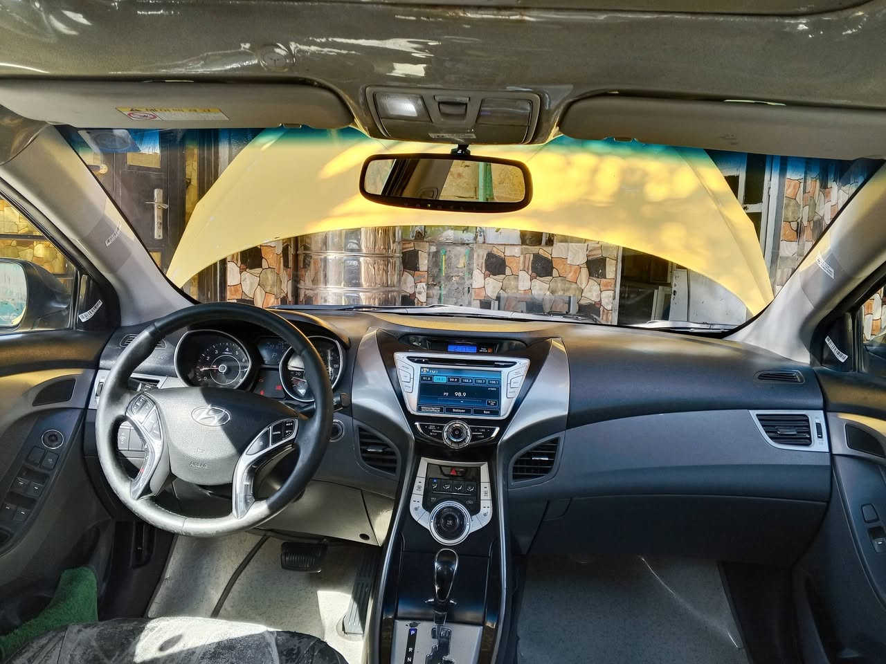 سلام عليكم لنتره واردا مريكي حادث بس بنيد بدون دواخل صدر مامي خلفي جديد تخم تاير جديد مديل 2012 السياره فول واحد على واحد لسعر 94 وبيه مجال قليل ***********
