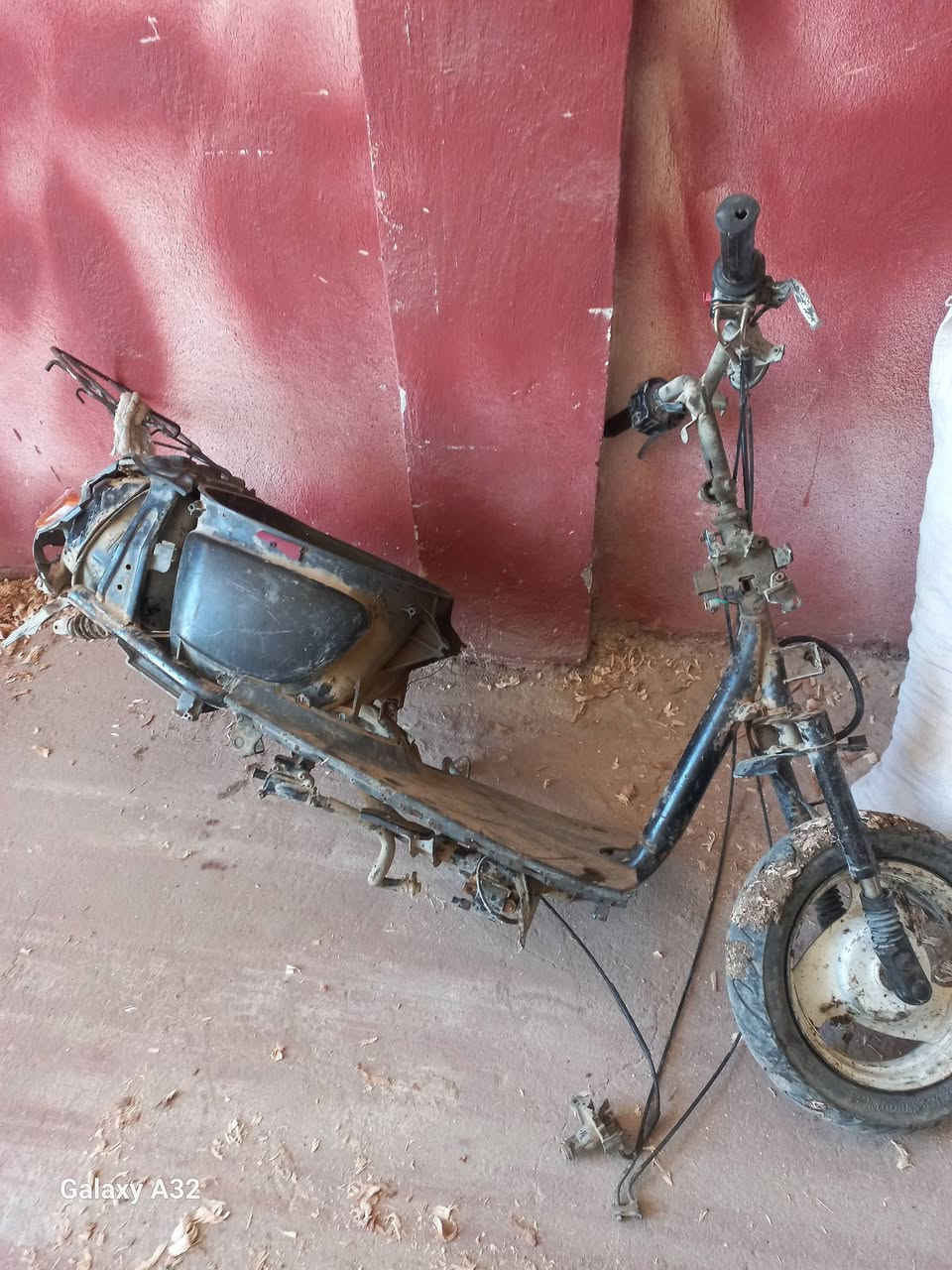 شاصي منغولي نضيف
كربلاء طويريج  
السعر ٢٥ الف 
***********
