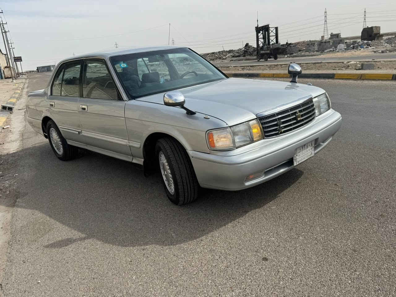 ارنب طويل 93سياره نقل جثه بدي كفاله تعمير جديد صبغ عام محرك 5200ابو الكلاص حداديه جديده تخم تاير غرفه جديده المكان البصره ابو الخصيب ***********
