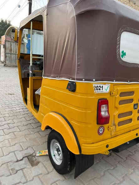 للبيع موديل ١٨ رقم و سنويه اب اسمنه مصبوغه للجماليه دراجه جاهزه من كلشي مكان بغداد الحسينية مال راجديه شراي تصل *********** 👍
