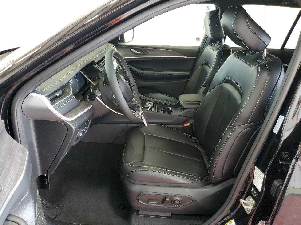 ♤ للبيع فقط بدون تصليح ♤

!! Jeep Grand Cherokee Hybrid Limited / Sport Utility 4Xe 2024 !!

               👌 فول مواصفات 💯

                                  🆕️ رقم بغداد حلو 🆕️

🛣 المسافة المقطوعة : 3500 ميل

                                   SUV ↔️ 4Xe 🚙

🎁 مغلفة بالكامل PPF + درع جامة أمامية و شاشات 

👟 مزودة دوسات جانبية ستان ستيل 

📹 مزودة 4 كامرات حماية AZDOM-M660 أمامية + داخلية + خلفية (صوت و صورة على مدار الساعة)

🖥 شاشة دشبول ديجتال 

💻 شاشة كبيرة ديجتال 

⚙️ تحكمات ستيرن جهتين 

🪵 داخل صاج ملكي + أنارة محيطية داخلية 

👓 حافظة نضارات 

🫆بصمة 

🎮 تشغيل عن بعد

📻 نظام الصوتي Alpine 🎼 
 Apple Car Play ➖️ Android Auto📟   Wi-Fi ➖️ Hotspot 📲مضخم صوت خلفي 🔊

🪑 5 راكب ➕️ كشنات جلد 

♏️ ️كشنات  الأمامية كهرباء ➕️ خزن 

⚡️ صندوك كهرباء

📯 حساسات أمامية ➕️ خلفية 

❄️ تبريد قطعتين

🪟الجامة الأمامية والخلفية هيترات ضد الضباب 

🪞 أشاير بالمريات

🛰 رادار أمامي 360°

📷 كامرة دوراة 360°

🛤 تحديد المسار ( Lane Assist )

〽️ نقطة عمياء ( Blind Spot )

🕹 سبع  وضعيات قيادة 🏎 ،Auto 🚙 Sport Sand . Mud 🏜 Rook 🪨 Snow ☃️⚡️EV 🔌 Plug In

🌠🌫 بنوراما 3 وضعيات 

🖱 كير ماوس

⛰️ 🏔 نظام منحدرات

♨️ هيترات بالكشنات 

🛞 ويل كب كروم

🔦 لايتات زينون 

🌞 لدات نهاري 

💡بكلايت لدات

🌫😶‍🌫️ كشافات

🫆بصمات أبواب

⚡️ هاند بريك كهرباء ➕️ ( Auto Hold )

⛷️  مانع انزلاق( ABS ➕️ Traction Control )

🚘 السيارة وارد امريكا حادث باب تبديل خلف السائق نفس اللون، صبغ شبرين طوگ الجاملغ + صبغ بالبنيد على كد (كارت)شخط بالنقل،  بدون دواخل وشواصي و بدون الايباكات، بطارية جديدة AGM 80 AMP خاصة للجيب ضمان سنة بوصل + صيانة للمحرك كاملة Mopar.

                                       $ 37.800 💸  

☎️ للأستفسار ☎️
*********** ➖️ على الخاص
