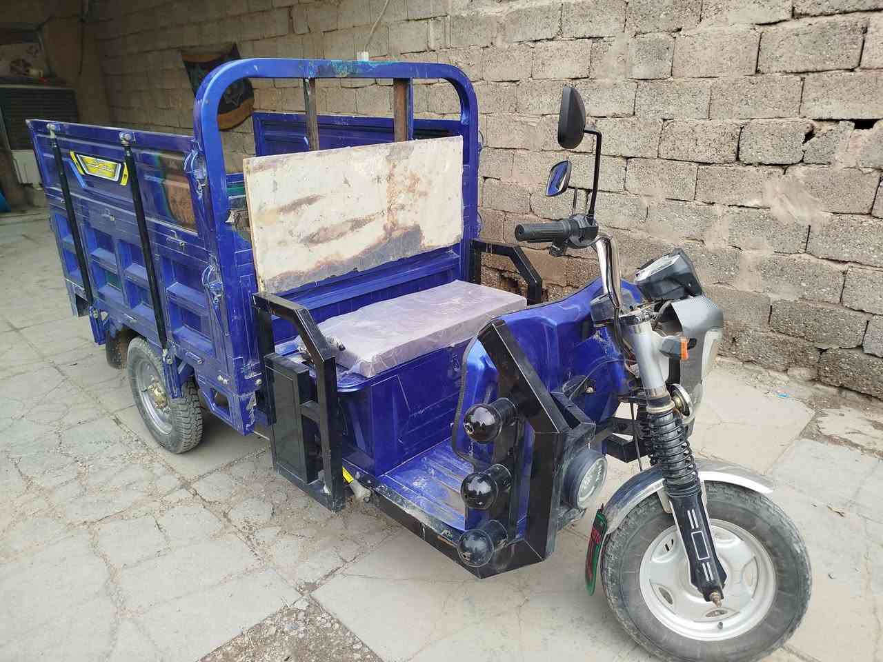 ا
السلام عليكم ستوته شحن للبيع 
السعر 1100 بيها مجال قليل 
المكان سبع قصور 
للتواصل علا الرقم ***********
